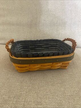 Longaberger 2002 Collectors Club Renewal Basket